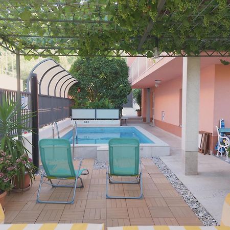 Poolside Paradise - A Hidden Gem In 스플리트 외부 사진